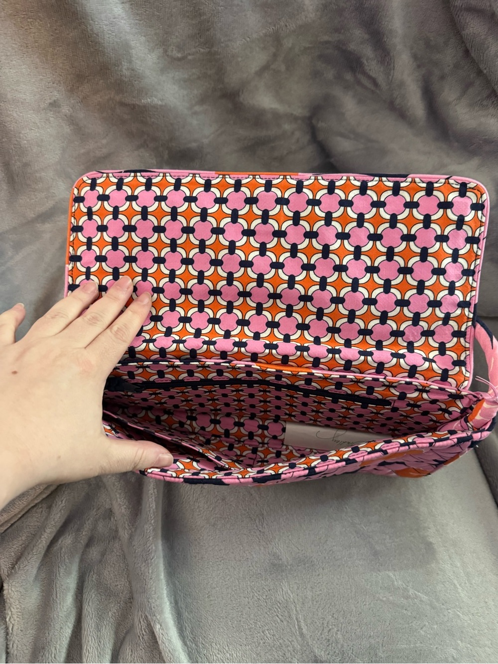 Knot Just a Clutch in Loves Me Vera Bradley Pink and Orange Quilted NWT - Picture 3 of 5